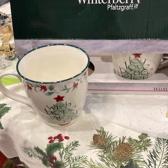 Pfaltzgraff Winterberry Mugs – Set of Holiday Coffee Cups, Dishwasher Safe - Picture 5 of 8